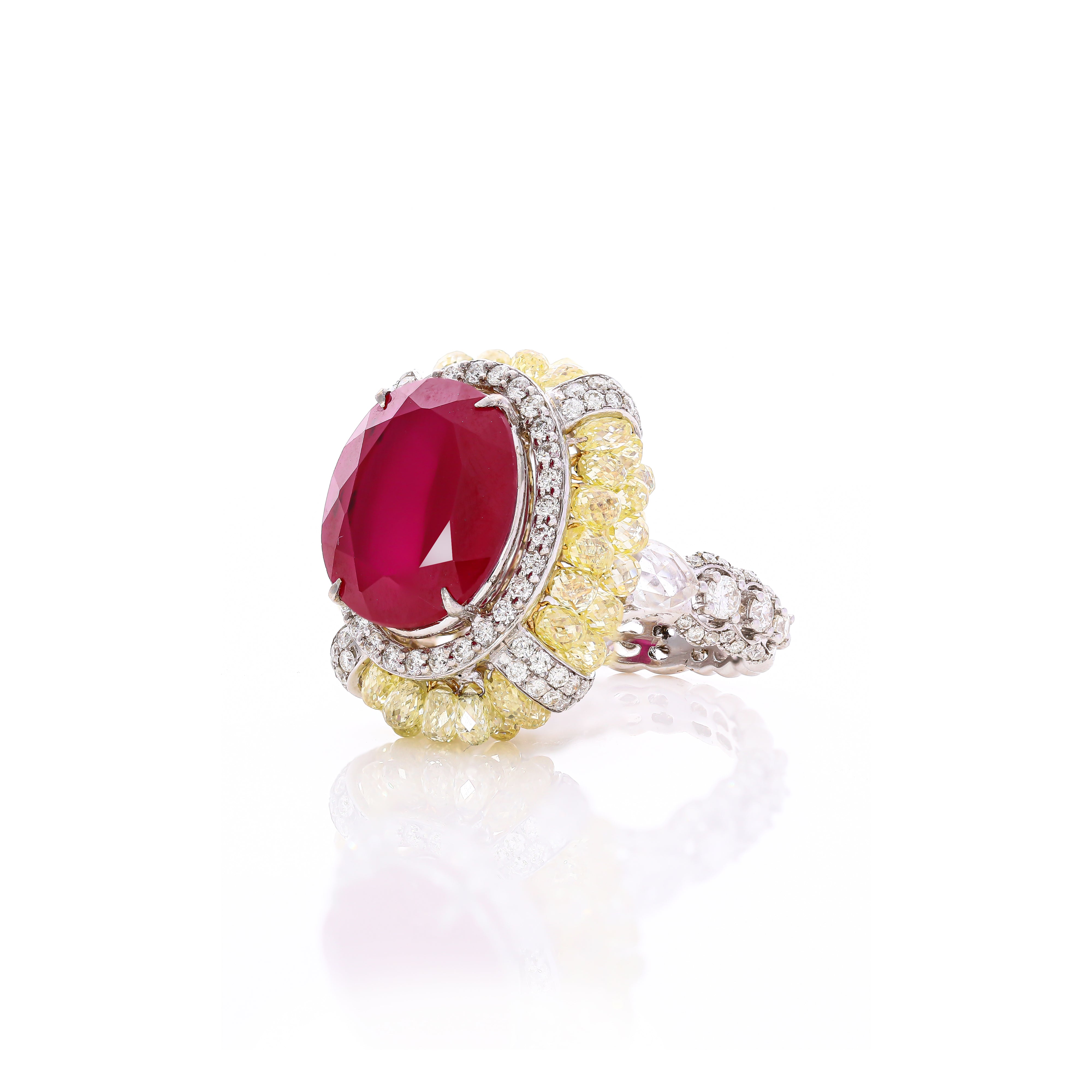 Goshwara Garnet Glitter Ring